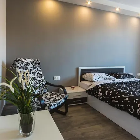 Victoria Hotel Rooms & Victoria Apartment Veliko Tarnovo Exterior photo