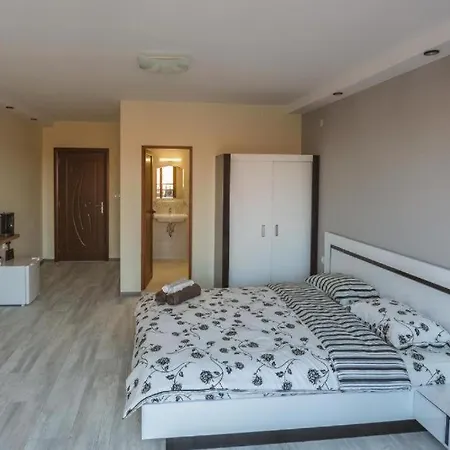 Victoria Hotel Rooms & Victoria Apartment Veliko Tarnovo Exterior photo
