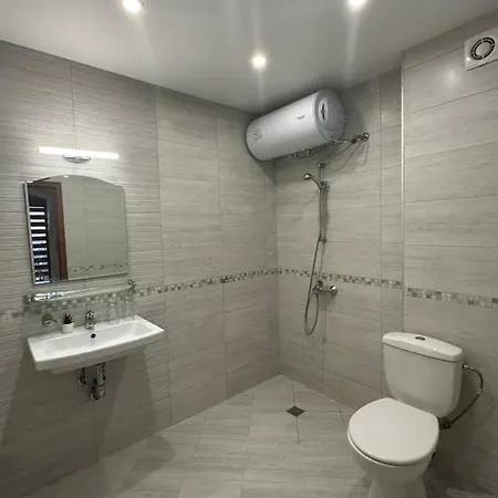 Victoria Hotel Rooms & Victoria Apartment Veliko Tarnovo Exterior photo